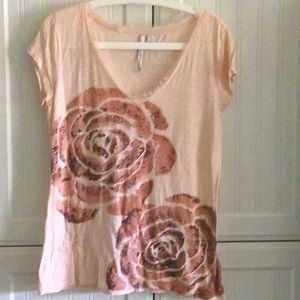 Lauren Conrad Pima cotton 🍑 & flowers soft top.